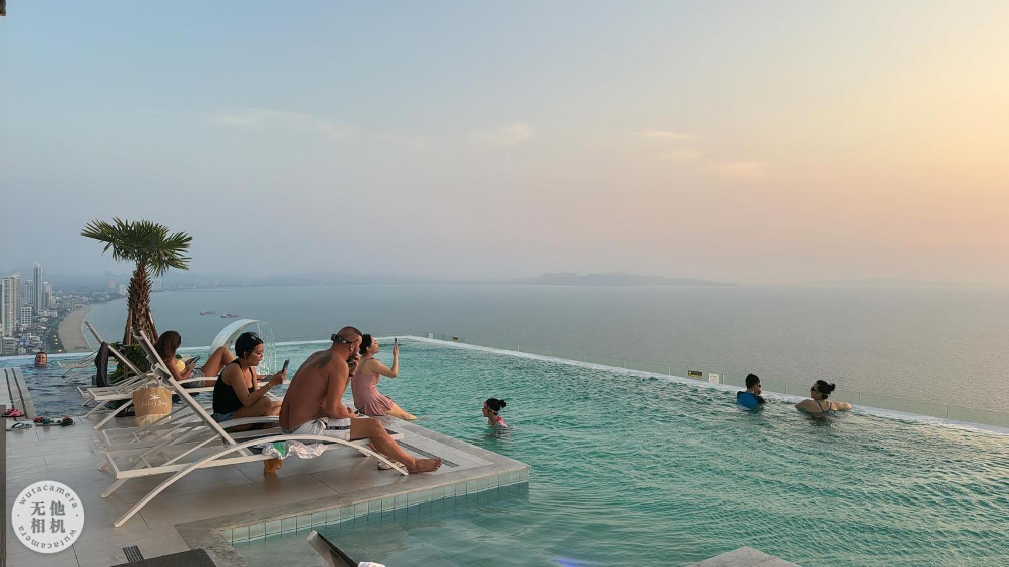 Copacabana Beach Jomtien 科帕卡巴纳海乔木提安海滩毗邻乔木提安夜市 Exteriör bild