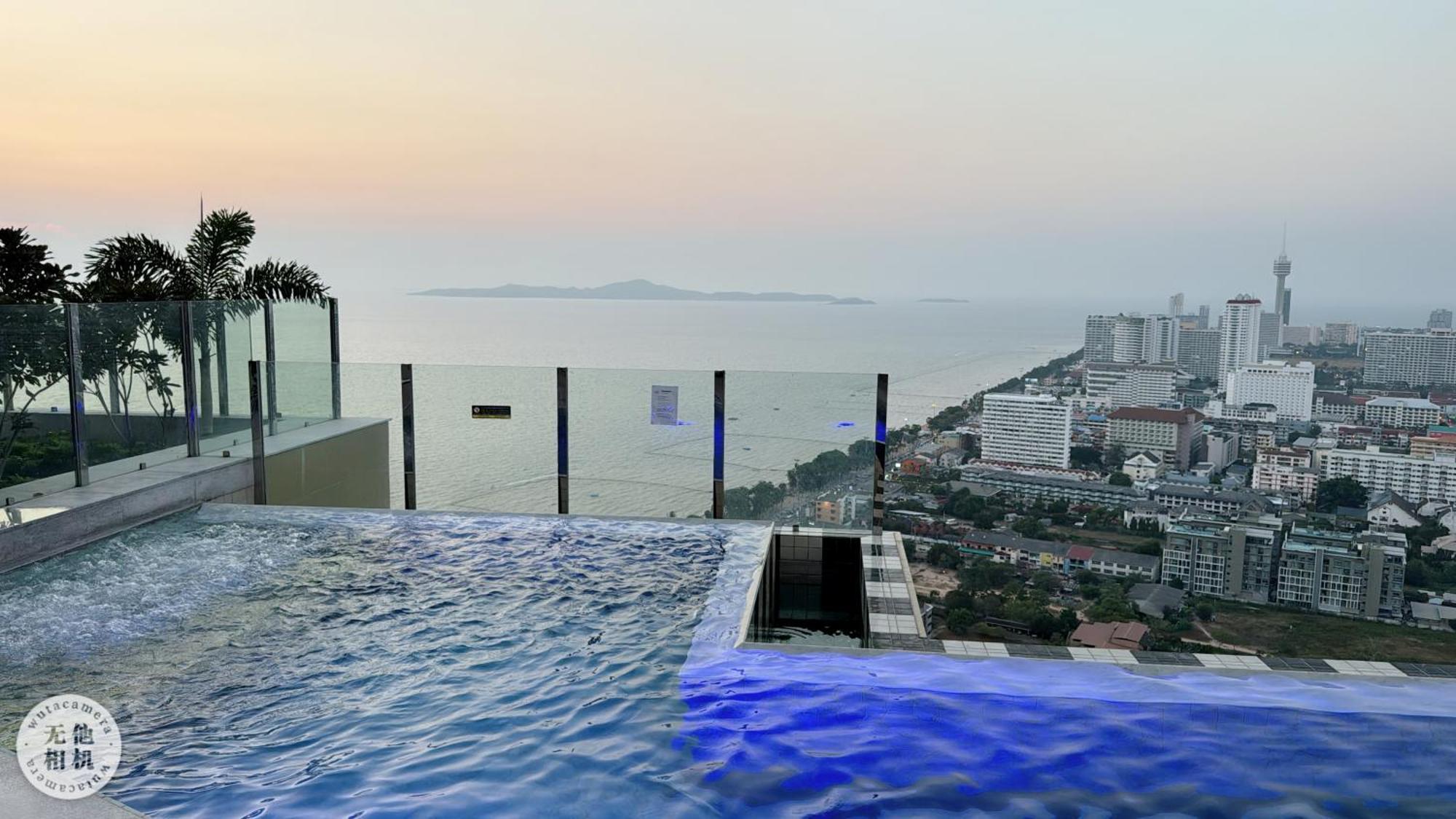 Copacabana Beach Jomtien 科帕卡巴纳海乔木提安海滩毗邻乔木提安夜市 Exteriör bild