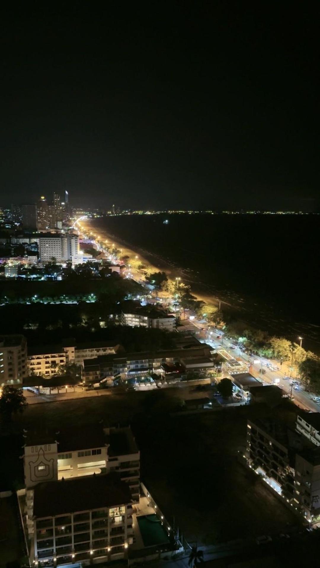 Copacabana Beach Jomtien 科帕卡巴纳海乔木提安海滩毗邻乔木提安夜市 Exteriör bild