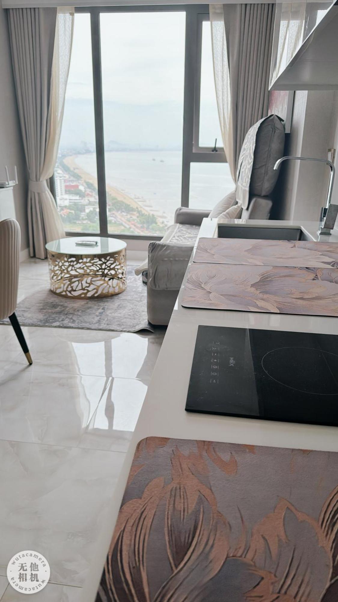 Copacabana Beach Jomtien 科帕卡巴纳海乔木提安海滩毗邻乔木提安夜市 Exteriör bild